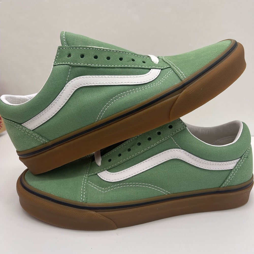 Vans WMNS Old Skool (Gum) Basil/True White Sneakers 
VN0A38G19M0